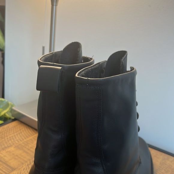 WOMAN by COMMON PROJECTS lace up black boot - Picture 8 of 16